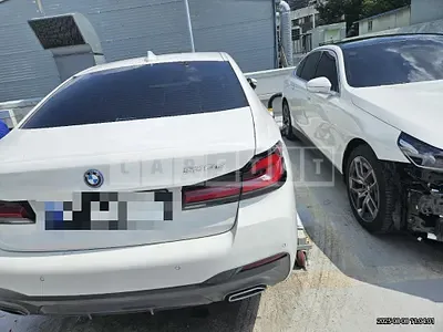 Photo 1 of 26: 2023 BMW 530e — Korean insurance auction