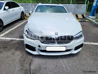 Photo 1 of 42: 2018 BMW 530i xDrive, VIN WBAJD9109JB277650 — Korean insurance auction