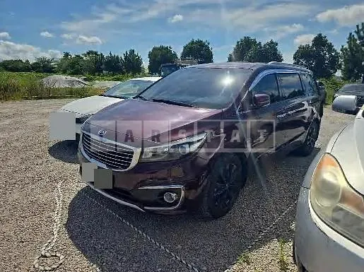 Photo 2 of 9: 2016 Kia Carnivals — Korean insurance auction