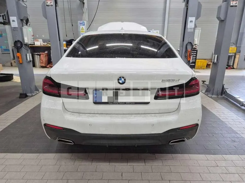 Photo 2 of 15: 2021 BMW 523d — Korean insurance auction