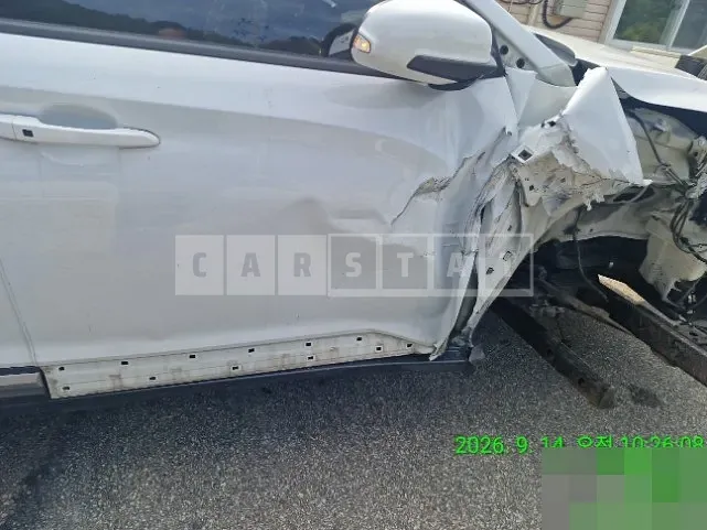 Photo 2 of 12: 2019 Hyundai Kona — Korean insurance auction