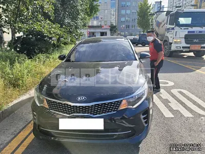 Photo 1 of 6: 2016 Kia K5, VIN KNAGU416BGA066694 — Korean insurance auction