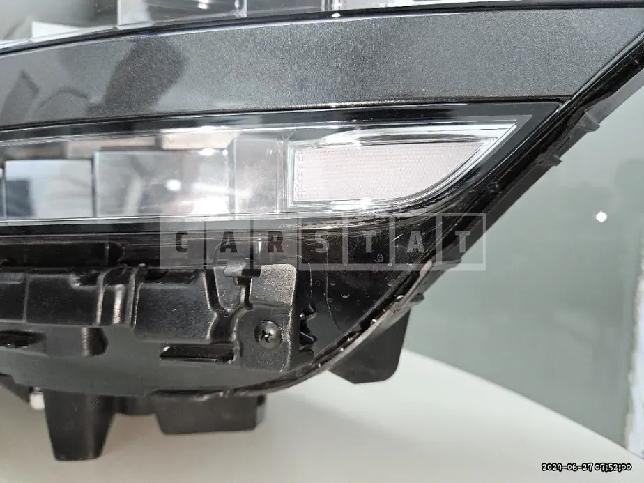 Photo 2 of 5: 2023 Genesis (parts) G90 Headlamp — Korean insurance auction