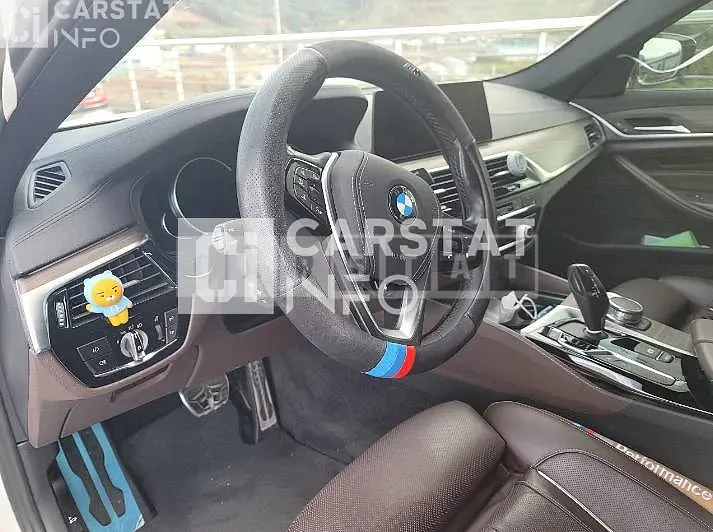 Photo 2 of 15: 2017 BMW 520d, VIN WBAJC3109JWB77902 — Korean insurance auction