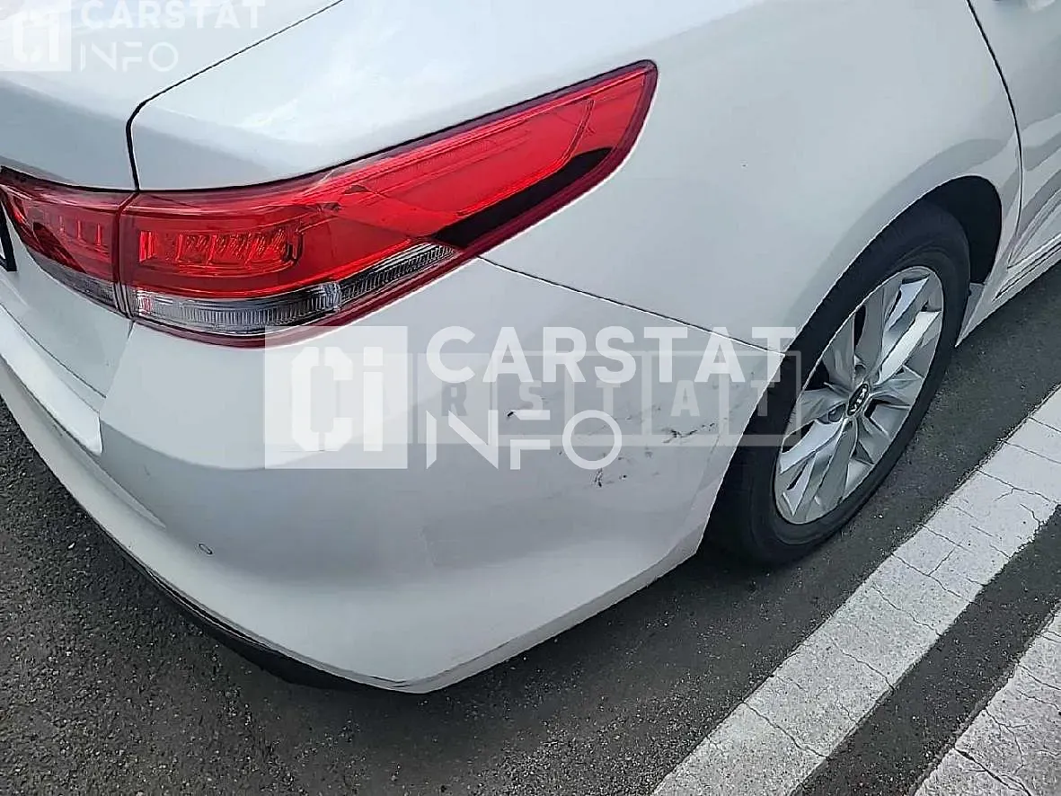 Photo 2 of 9: 2018 Kia K5 2.0 — Korean insurance auction