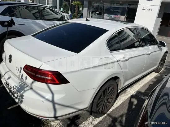 Photo 2 of 10: 2018 Volkswagen Passat GT 2.0TDI, VIN WVWZZZ3CZJE126773 — Korean insurance auction