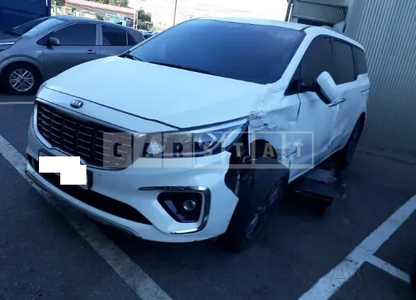 Photo 2 of 45: 2020 Kia Carnival, VIN KNAMB81ABLS670847 — Korean insurance auction