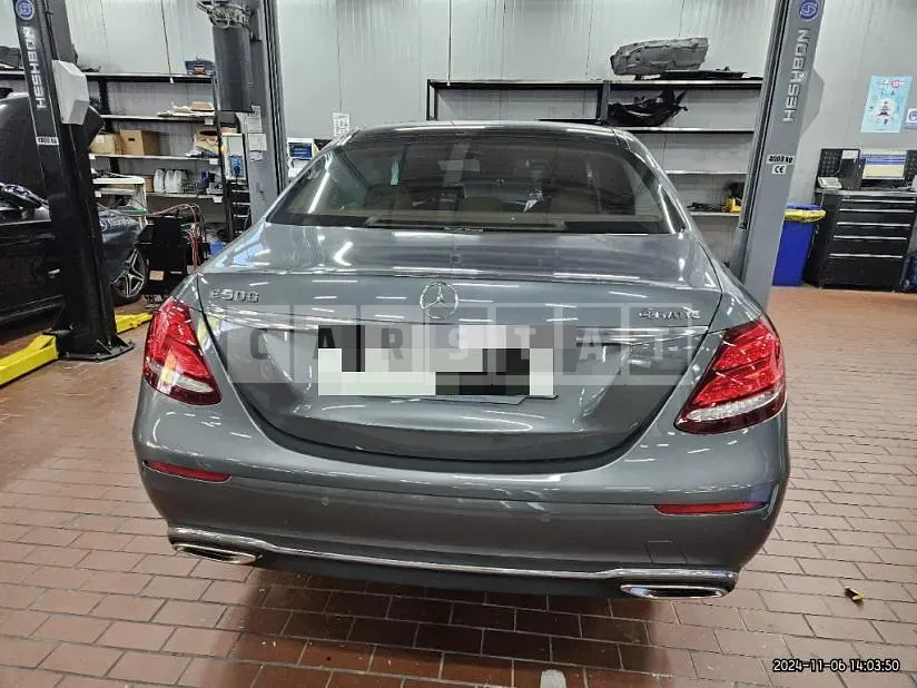 Photo 2 of 10: 2019 Mercedes-Benz E300 4Matic — Korean insurance auction