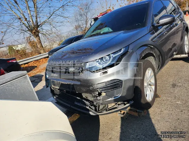 Photo 2 of 13: 2018 Land Rover Discovery Sport 2.0d, VIN SALCA2BN2JH776558 — Korean insurance auction