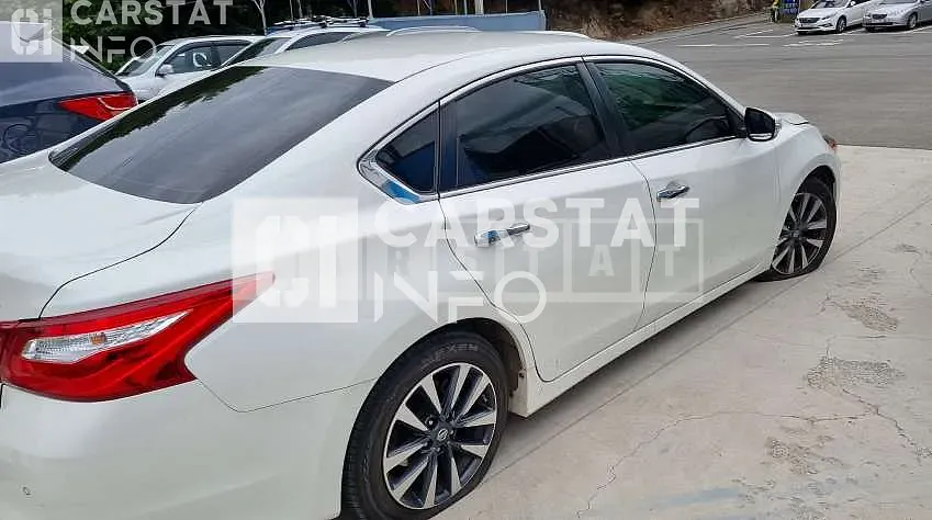 Photo 2 of 17: 2017 Nissan Altima 2.5, VIN 1N4AL3AP2HC237162 — Korean insurance auction