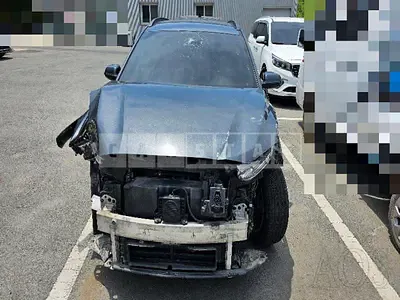 Photo 1 of 26: 2019 Hyundai Kona Electric, VIN KMHK281GFKU033139 — Korean insurance auction
