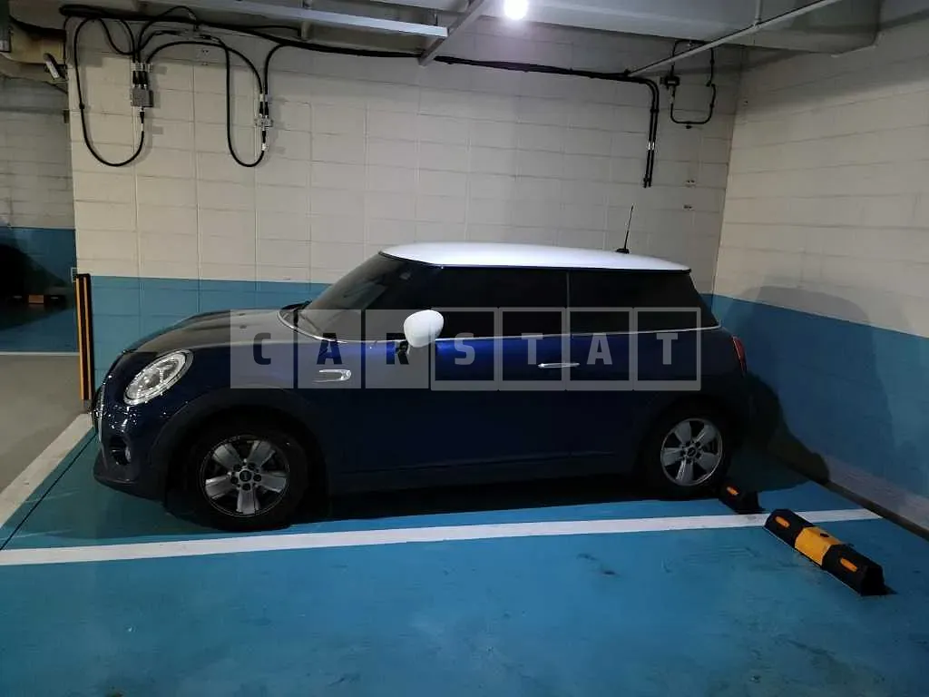 Photo 2 of 7: 2018 MINI Cooper, VIN WMWXP5105J2F93897 — Korean insurance auction