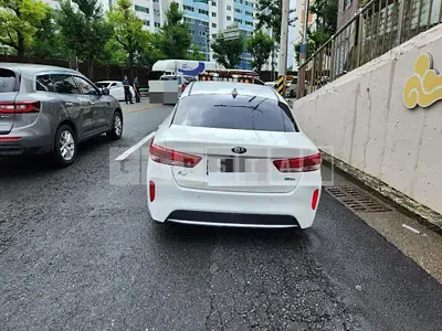 Photo 1 of 7: 2016 Kia K5 Hybrid, VIN KNAGU41CBGA003415 — Korean insurance auction