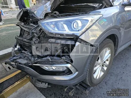 Photo 2 of 15: 2018 Hyundai Santa Fe, VIN KMHSW81UBJU850853 — Korean insurance auction