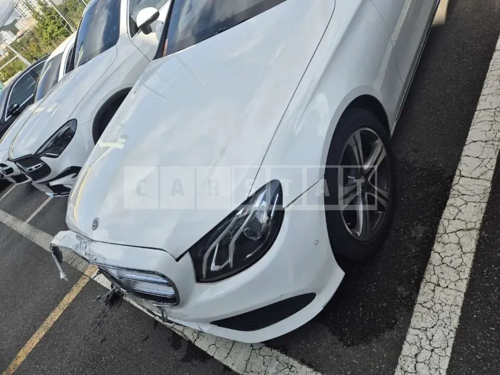 Photo 2 of 10: 2018 Mercedes-Benz E 200 — Korean insurance auction