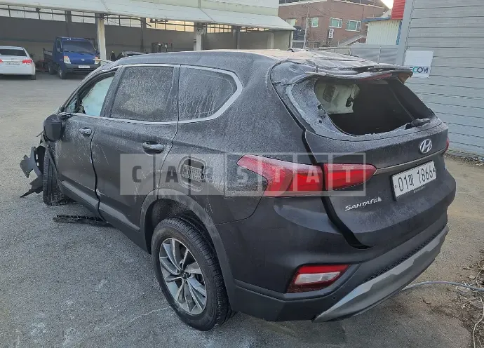 Photo 2 of 16: 2019 Hyundai Santa Fe, VIN KMHS281BBKU023902 — Korean insurance auction