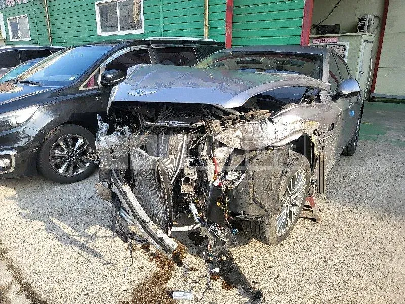 Photo 2 of 11: 2022 Genesis G80 2.5T — Korean insurance auction