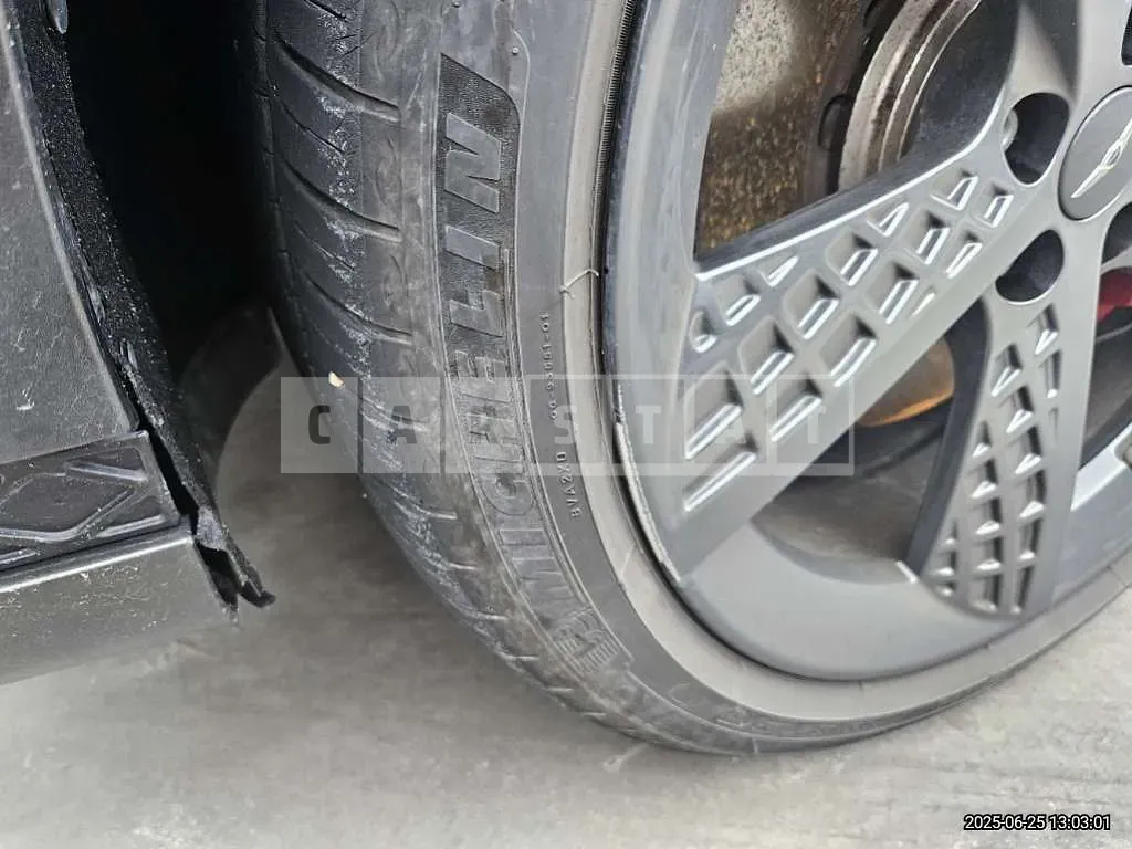 Photo 2 of 2: 2023 Genesis (parts) GV70 Wheels — Korean insurance auction