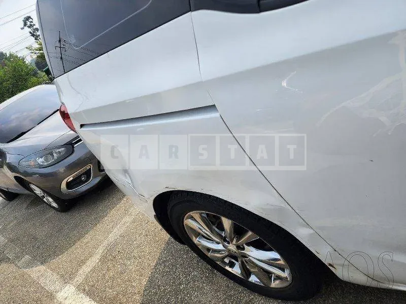 Photo 2 of 47: 2020 Kia Carnivals, VIN KNAMC81ABLS647278 — Korean insurance auction