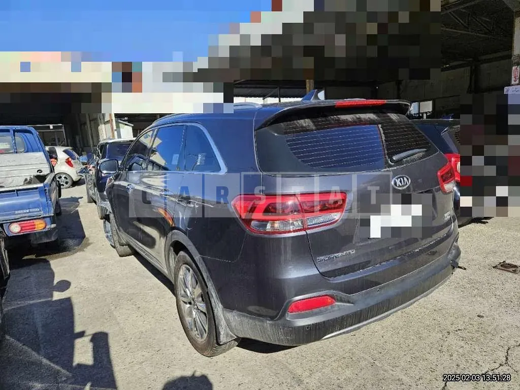 Photo 2 of 9: 2017 Kia Sorento 4WD — Korean insurance auction