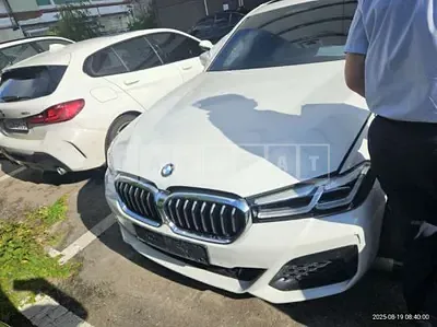 Photo 1 of 13: 2023 BMW 520i — Korean insurance auction