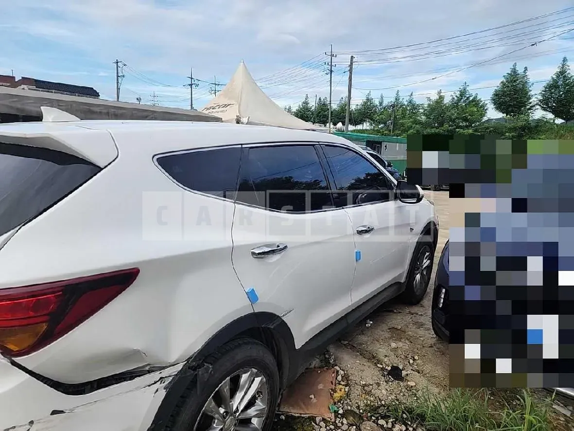 Photo 2 of 14: 2016 Hyundai Santa Fe DM — Korean insurance auction