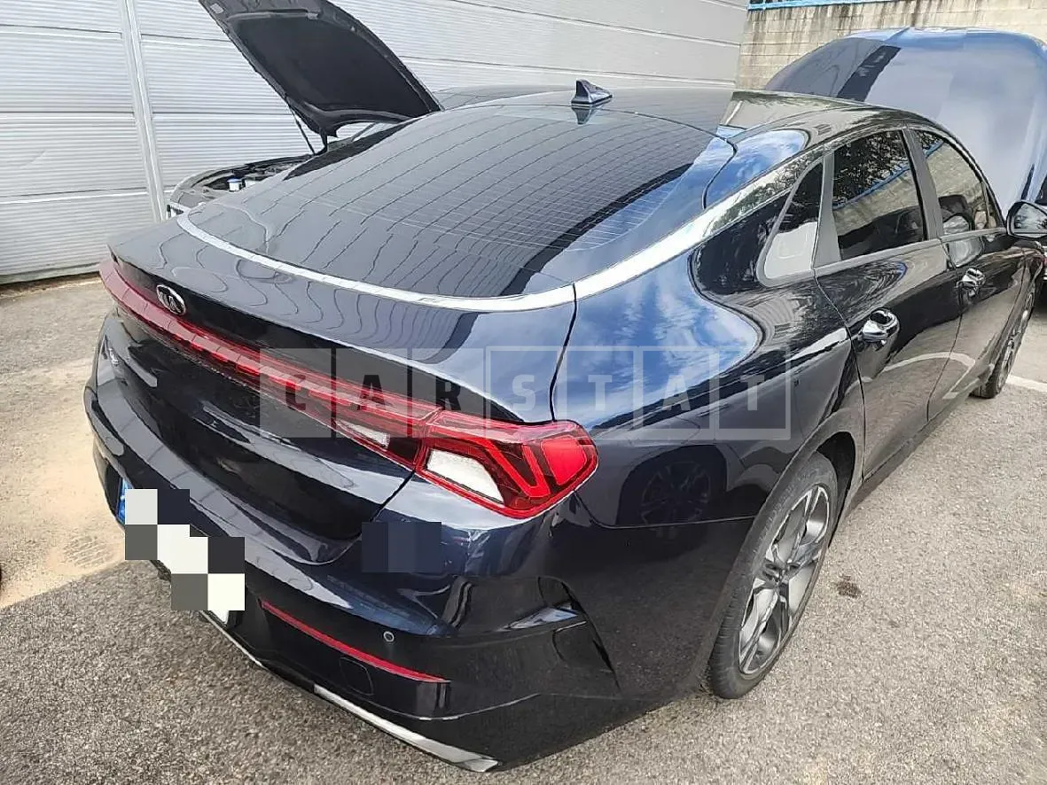 Photo 2 of 17: 2020 Kia K5 — Korean insurance auction