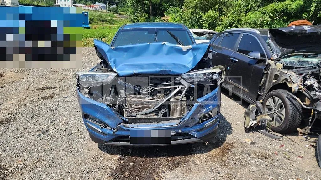 Photo 2 of 11: 2015 Hyundai Tucson TL — Korean insurance auction