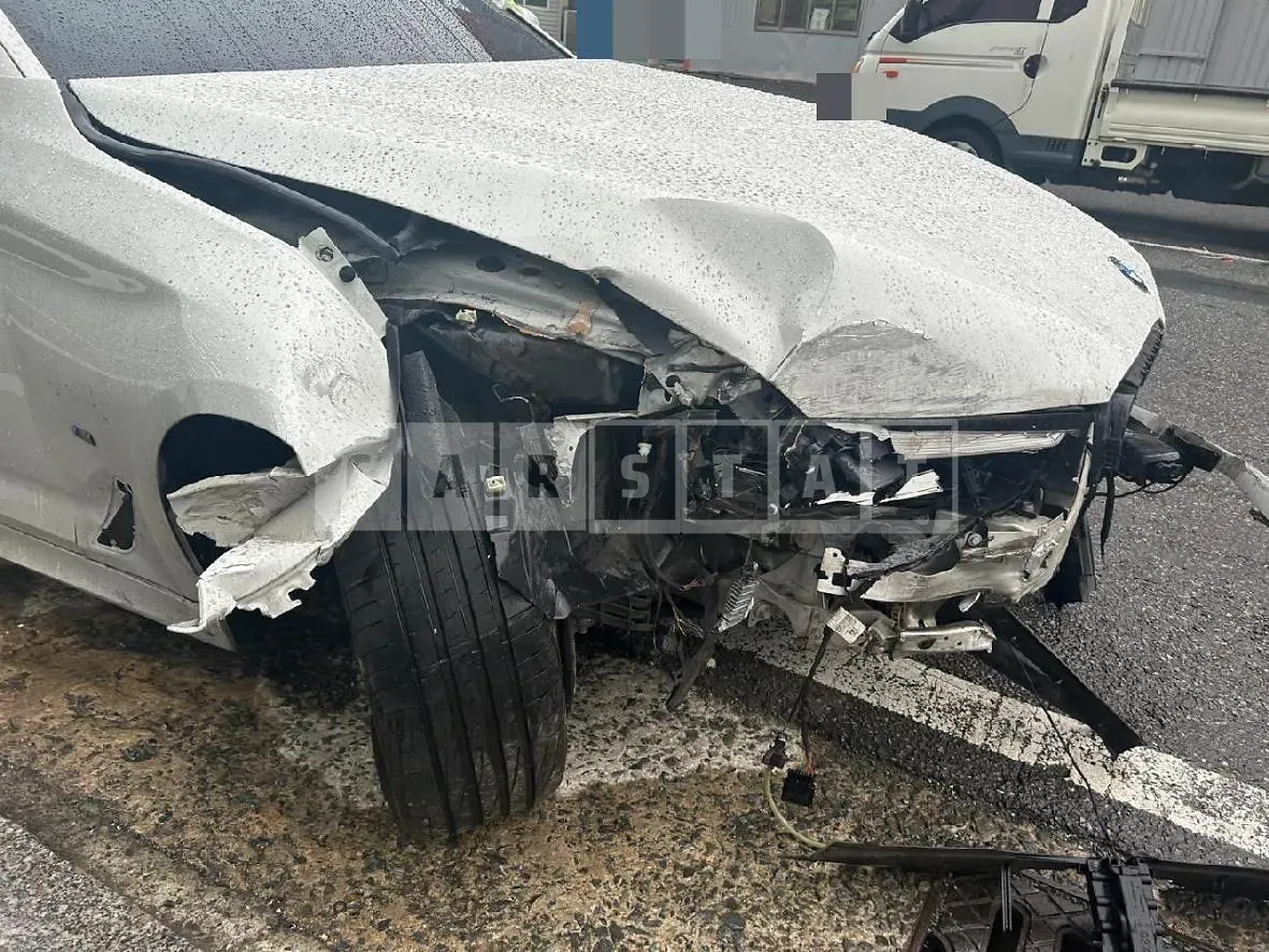 Photo 2 of 7: 2021 BMW 523d, VIN WBA11ES06MWX13237 — Korean insurance auction