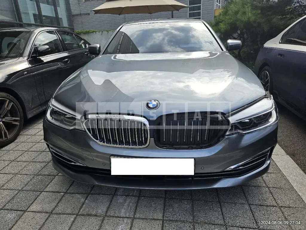 Photo 2 of 47: 2019 BMW 530i — Korean insurance auction