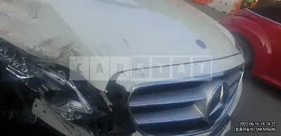 Photo 1 of 14: 2015 Mercedes-Benz E250 BlueTec 4Matic, VIN WDDHF9HB6GB284637 — Korean insurance auction
