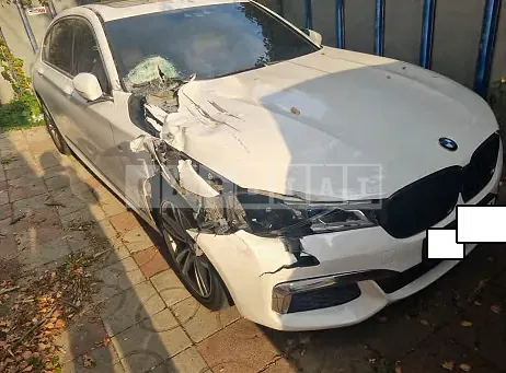 Photo 2 of 32: 2018 BMW 730Ld xDrive, VIN WBA7G6104JB243454 — Korean insurance auction