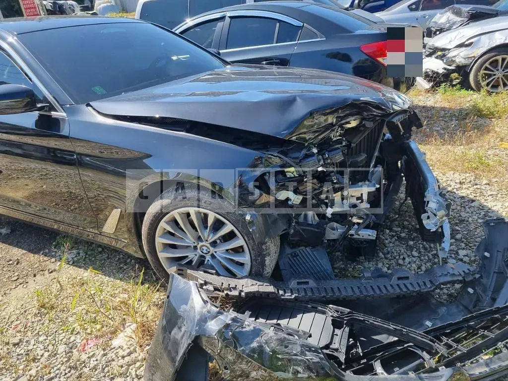 Photo 2 of 9: 2022 BMW 520i, VIN WBA11BH09PWX90095 — Korean insurance auction