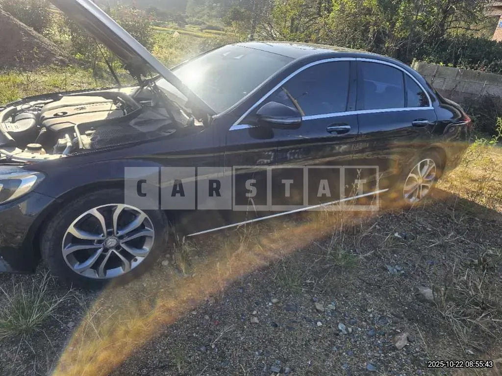 Photo 2 of 13: 2016 Mercedes-Benz C220 d — Korean insurance auction