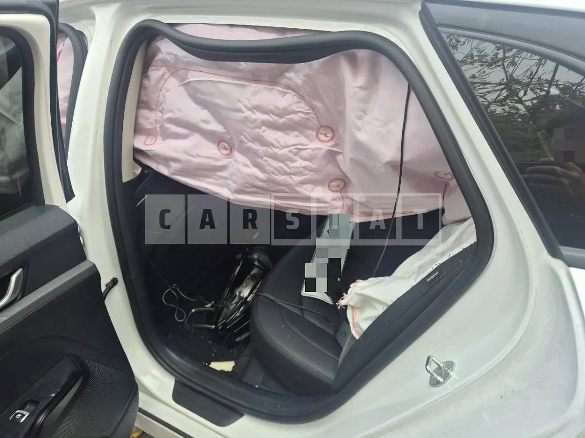 Photo 2 of 26: 2023 Kia K5 — Korean insurance auction