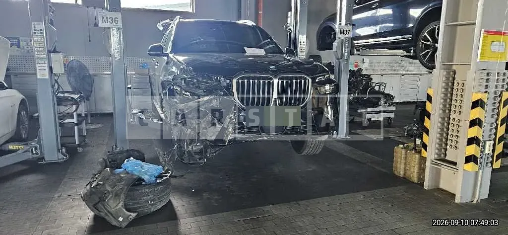 Photo 2 of 28: 2024 BMW X7 xDrive40i — Korean insurance auction