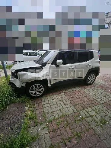 Photo 2 of 5: 2015 Jeep Zip Renegade — Korean insurance auction