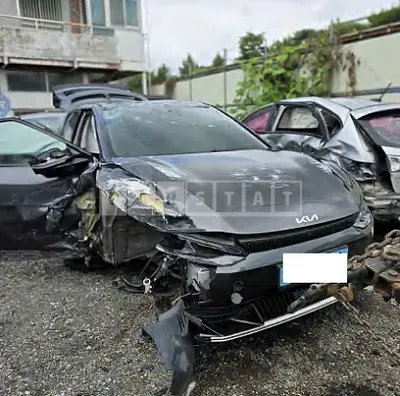 Photo 1 of 30: 2022 Kia EV6 — Korean insurance auction