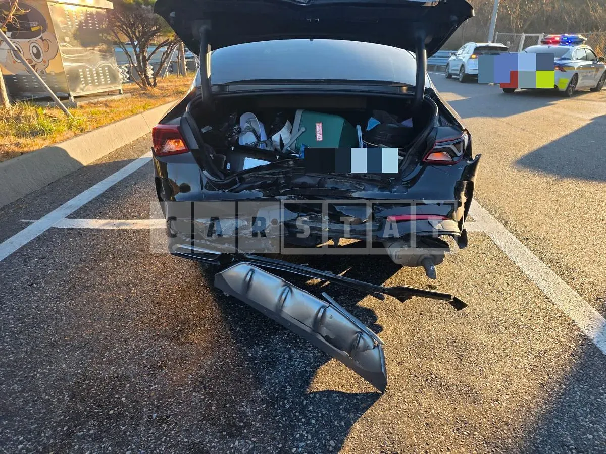Photo 2 of 15: 2021 Kia K5 — Korean insurance auction