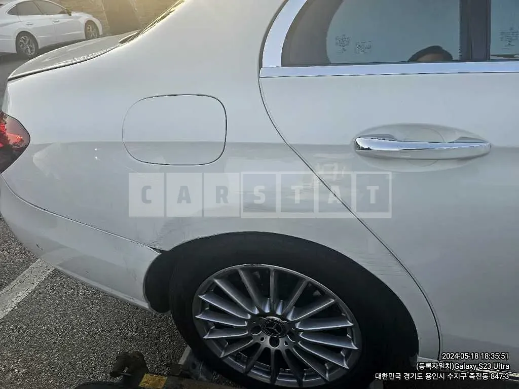 Photo 2 of 19: 2021 Mercedes-Benz E250 — Korean insurance auction