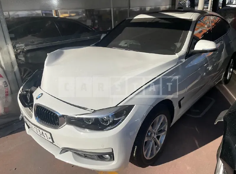 Photo 2 of 12: 2018 BMW 320d GranTurismo, VIN WBA8T3101JGA84753 — Korean insurance auction