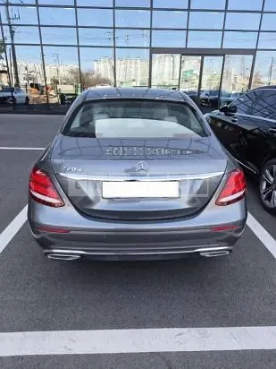 Photo 2 of 6: 2017 Mercedes-Benz E220d — Korean insurance auction