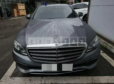 Photo 1 of 18: 2017 Mercedes-Benz E220 d 4Matic, VIN WDDZF0FBXHA257578 — Korean insurance auction