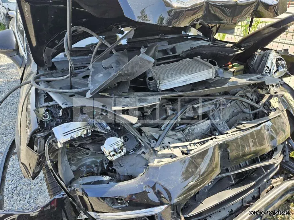 Photo 2 of 17: 2016 Porsche Cayenne Diesel — Korean insurance auction
