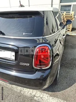 Photo 2 of 30: 2019 MINI Cooper Five-Door — Korean insurance auction