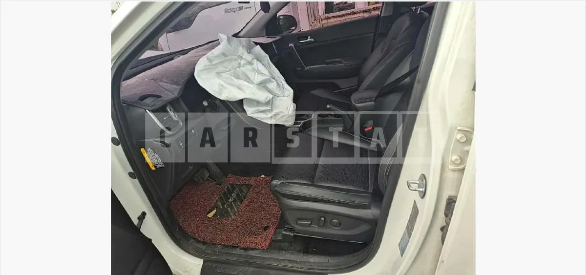 Photo 2 of 19: 2017 Kia Sportage — Korean insurance auction