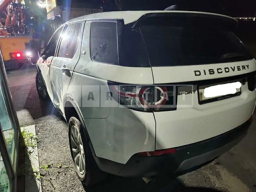 Photo 2 of 10: 2018 Land Rover Discovery Sports 2.0d, VIN SALCA2BN5JH736636 — Korean insurance auction