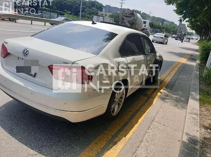 Photo 2 of 6: 2015 Volkswagen Passat 2.0 TDI — Korean insurance auction