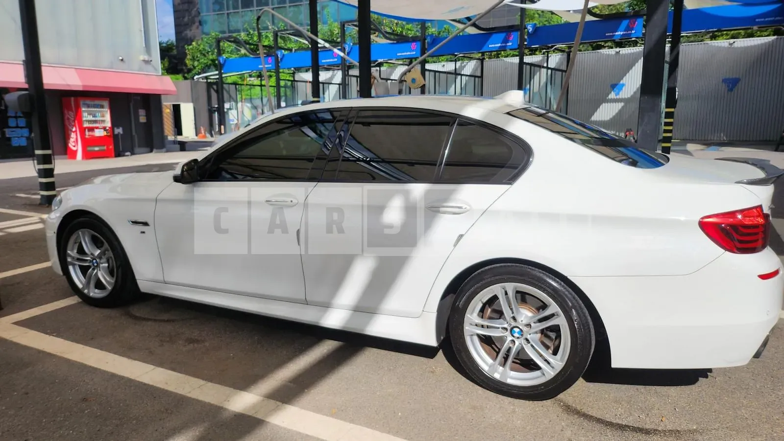 Photo 2 of 4: 2016 BMW 520d, VIN WBA5E510XGG200563 — Korean insurance auction