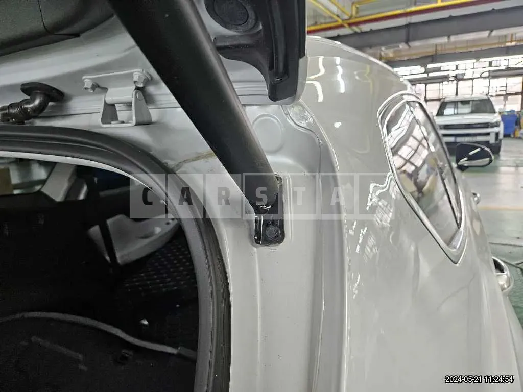 Photo 2 of 22: 2022 Hyundai Santa Fe, VIN KMHS5811BNU047532 — Korean insurance auction